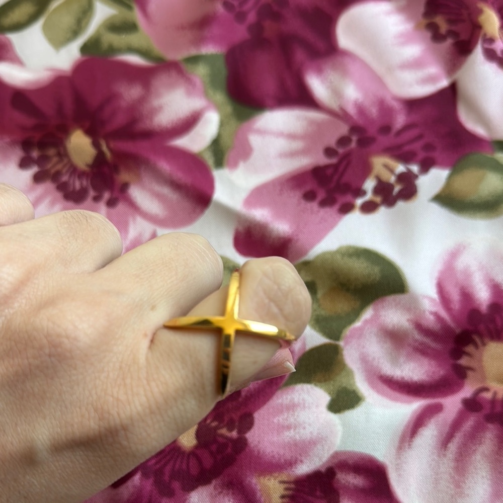 Elizabeth and James Gold Cross Ring! 💛